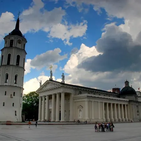 Cozy Apartment In Gothic Style House In The Heart Of The Old Town Вильнюс Экстерьер фото